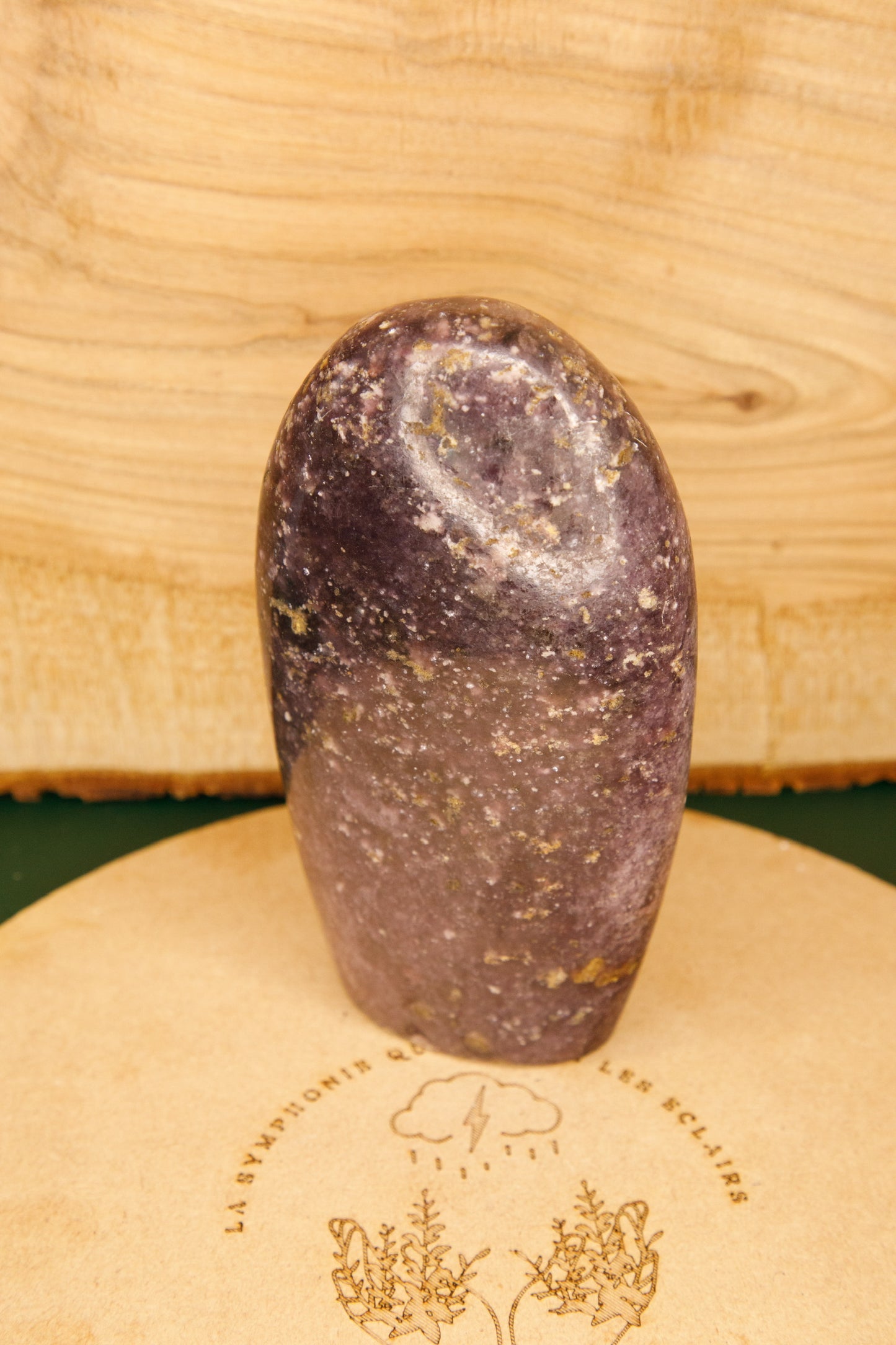 Forme libre en Lépidolite foncée