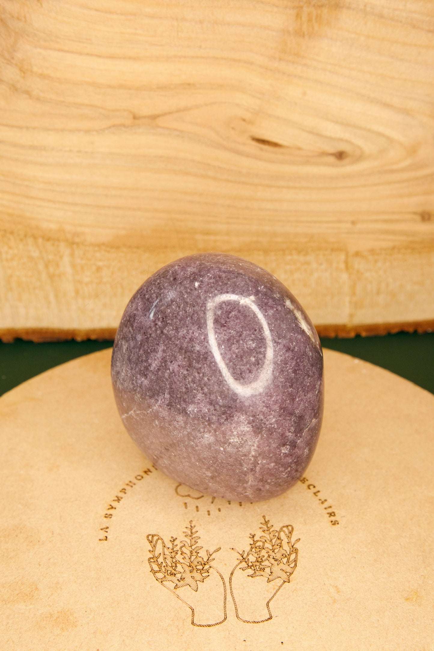 Forme libre en Lépidolite foncée