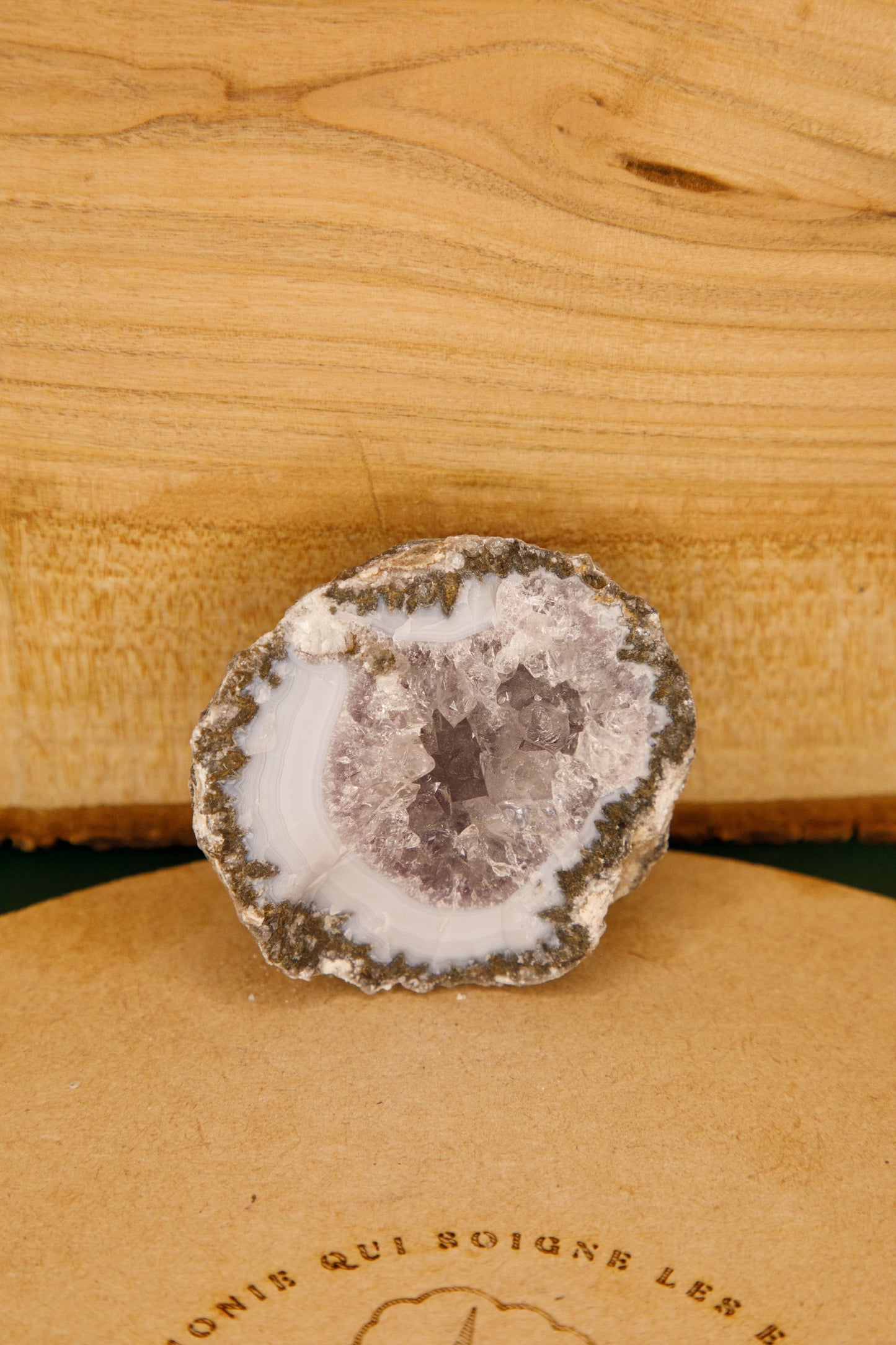 Agate « coco » semi brute drusée