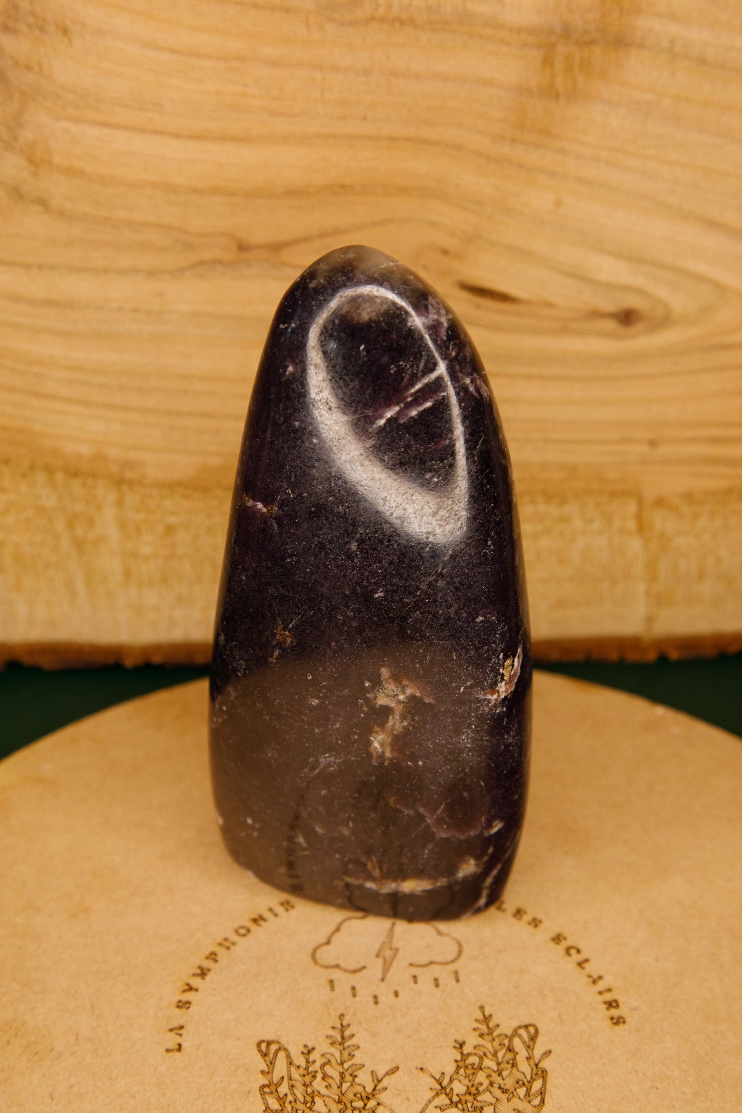 Forme libre en Lépidolite foncée