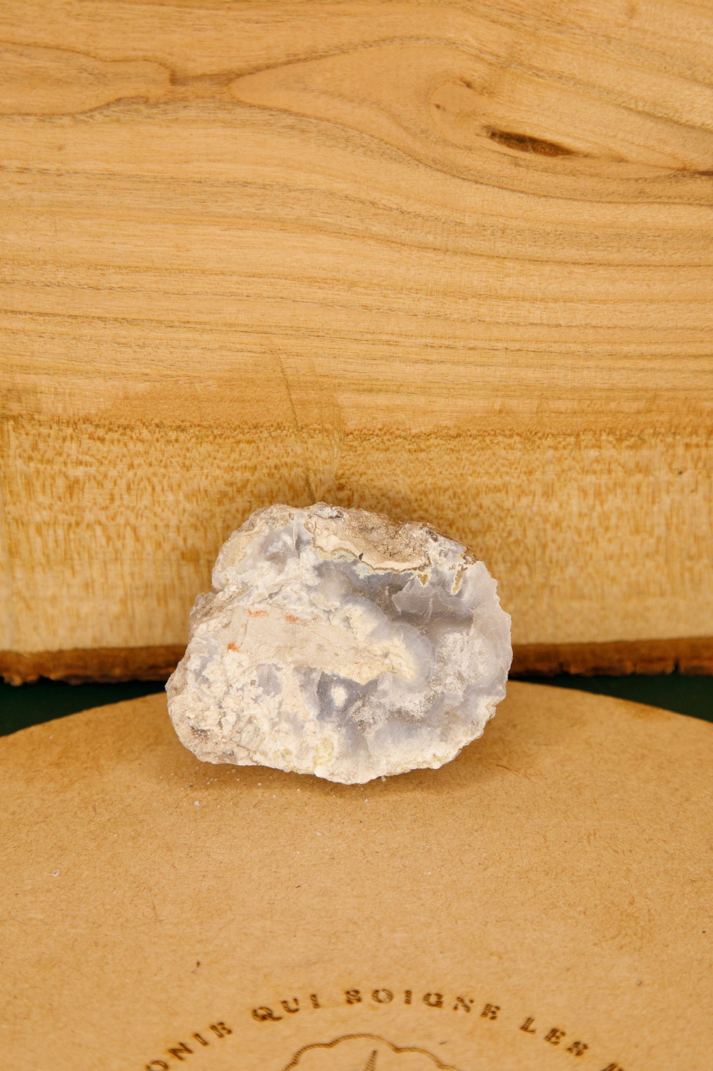 Agate « coco » semi brute drusée